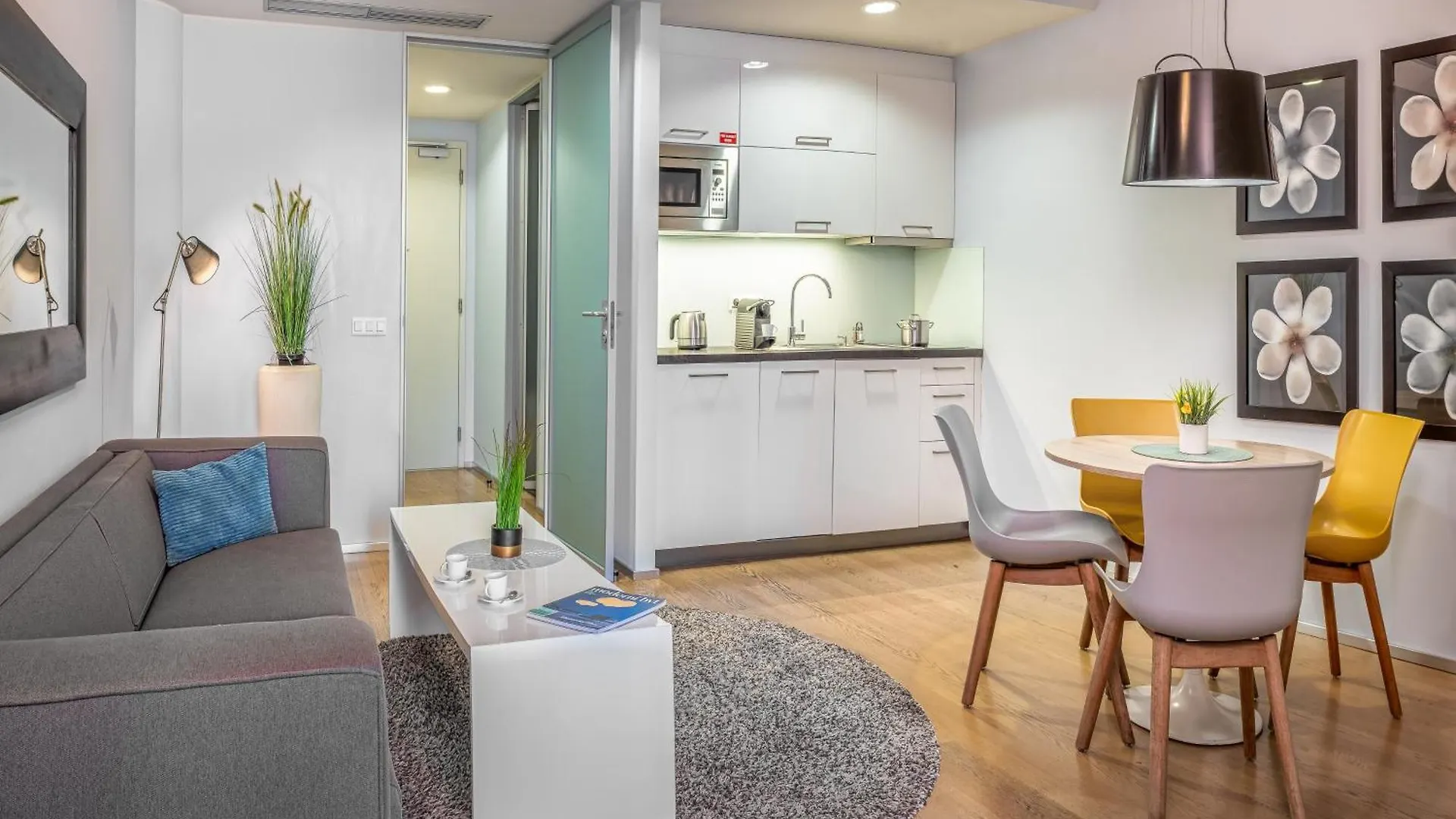 Vn3 Terraces Suites By Adrez 프라하