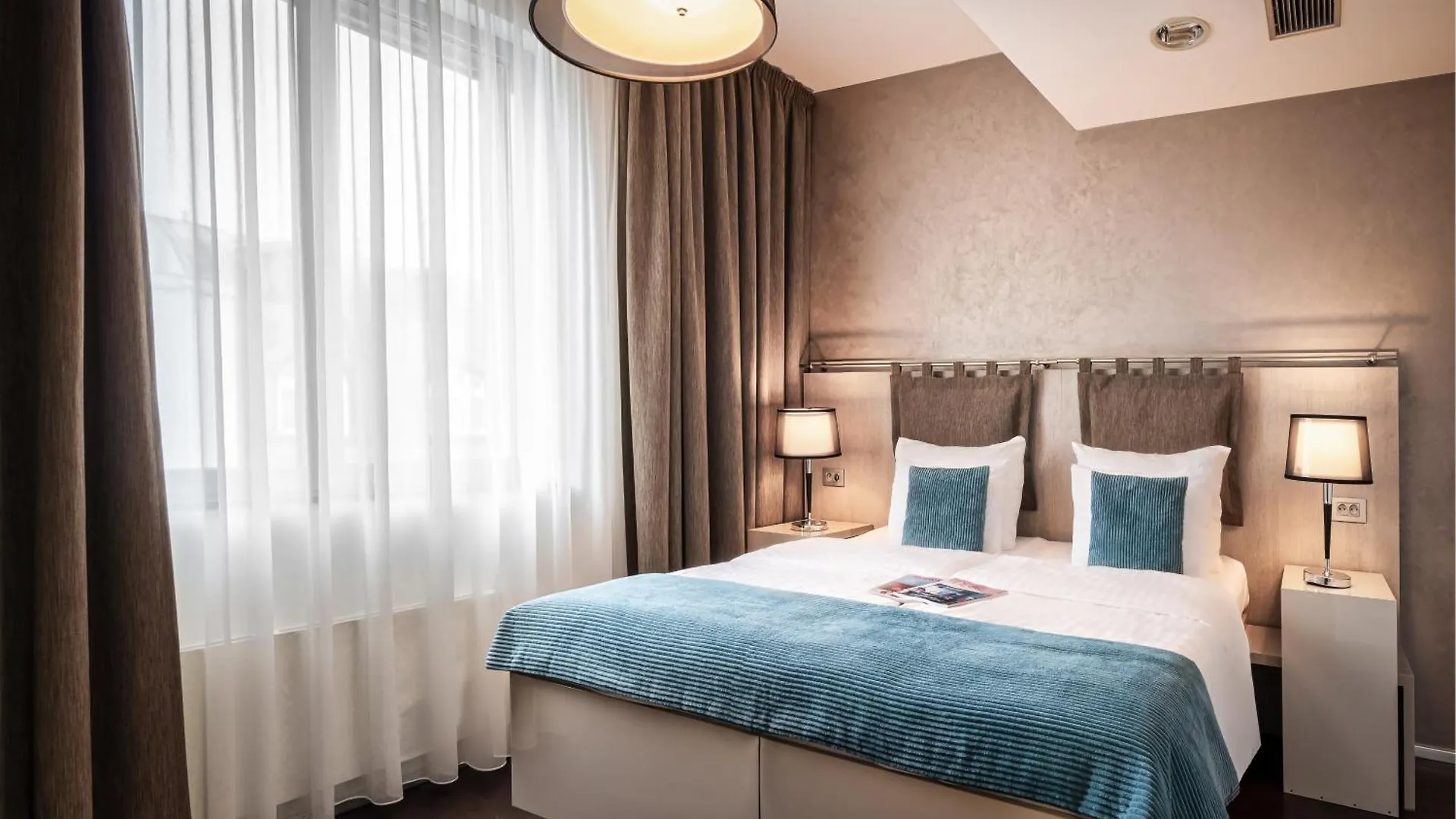 פראג Vn3 Terraces Suites By Adrez