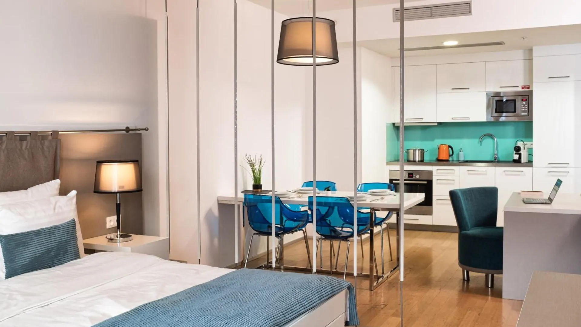 Vn3 Terraces Suites By Adrez 프라하 4*,  체코