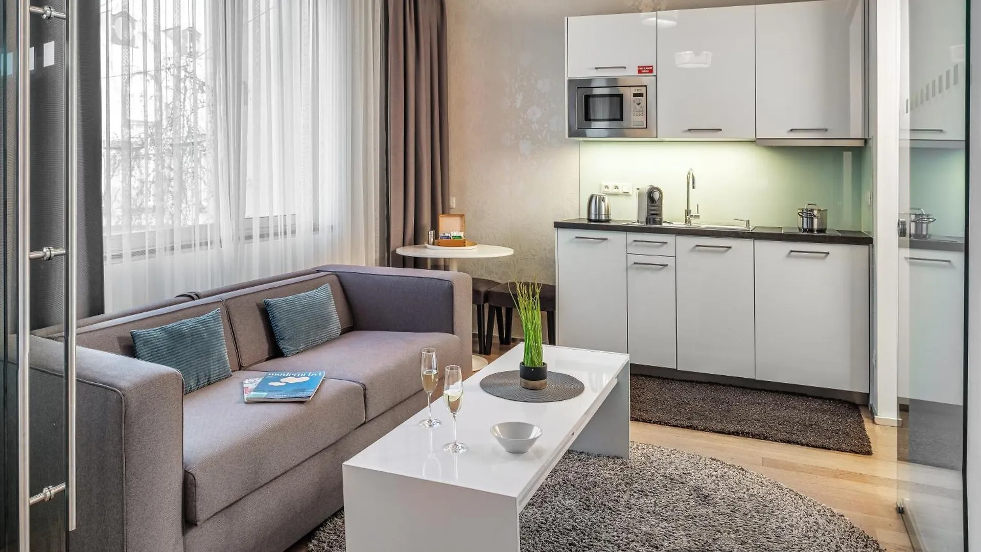 Vn3 Terraces Suites By Adrez Prague