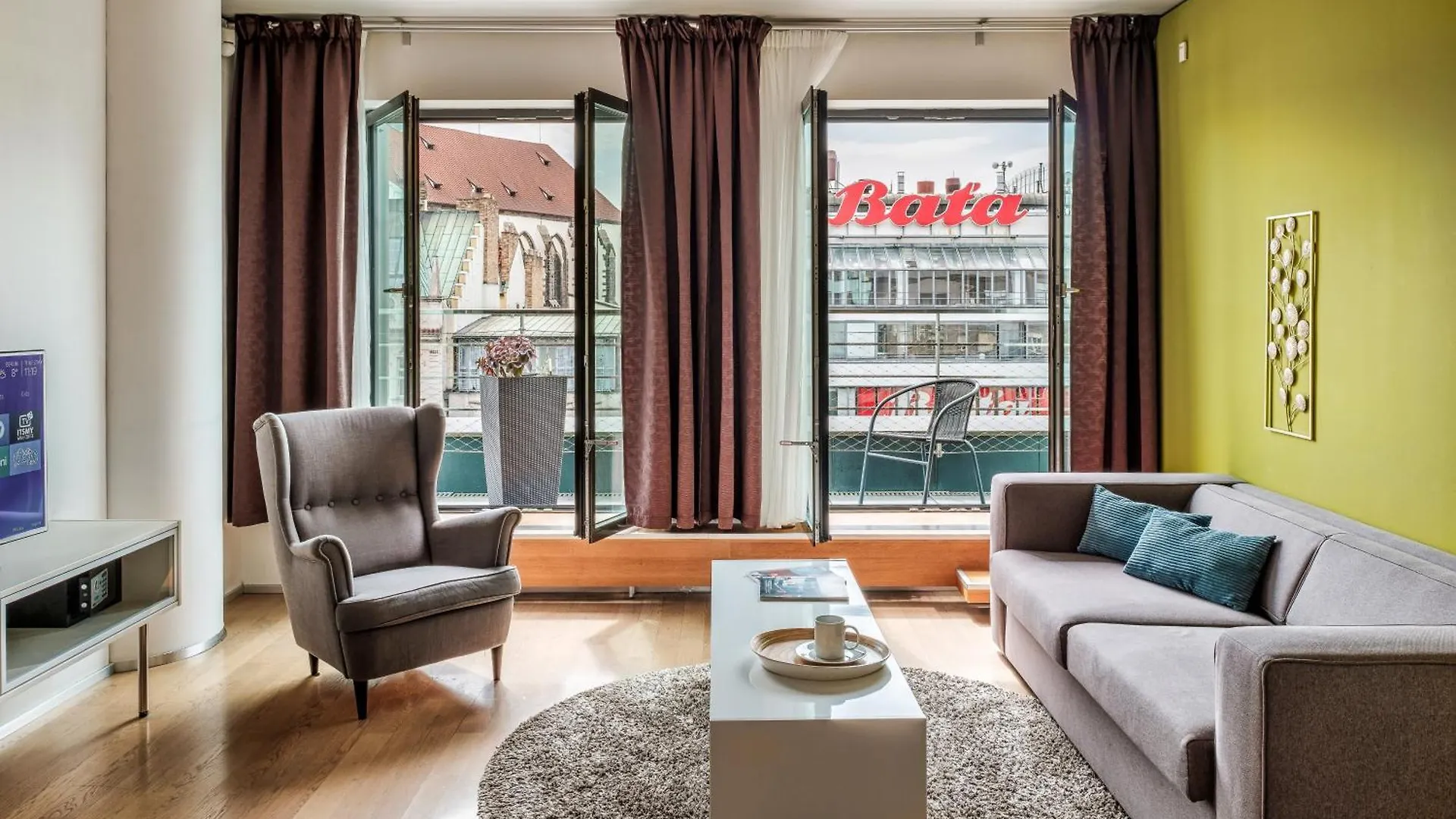 Vn3 Terraces Suites By Adrez Prag
