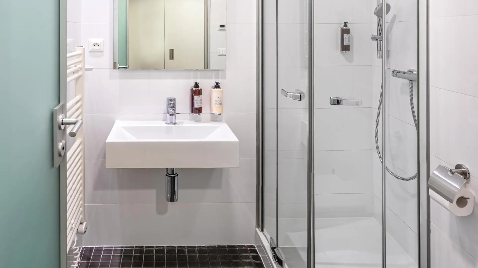 Vn3 Terraces Suites By Adrez Prague