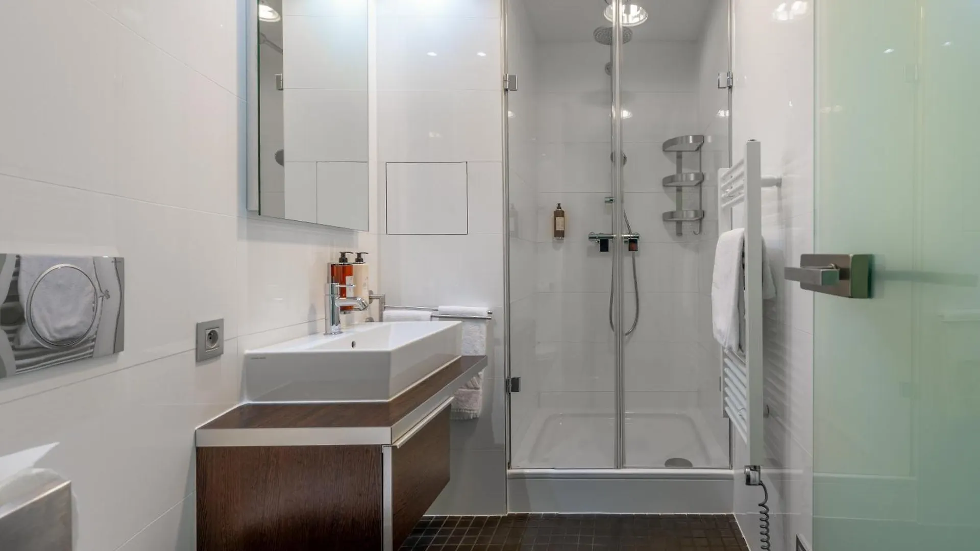 Vn3 Terraces Suites By Adrez Prague Aparthotel